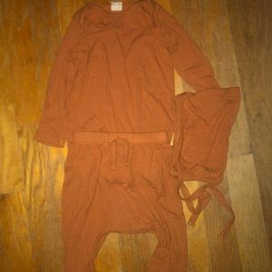 Kate Quinn modal ribbed set